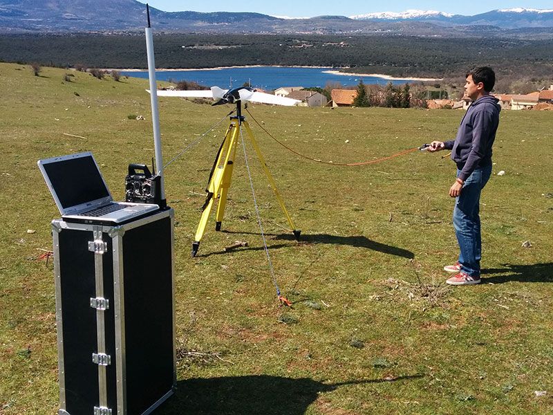 piloto-drone-ala-fija